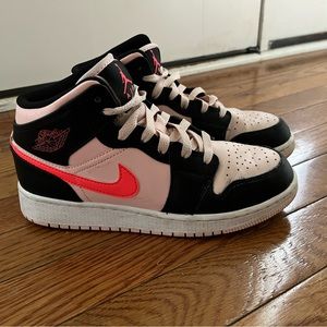 Nike Jordan Mids Grade School size 5